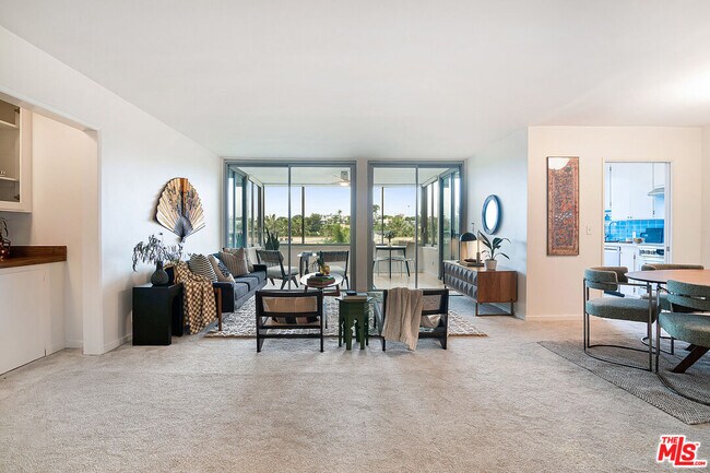 Foto del edificio - 8701 Delgany Ave