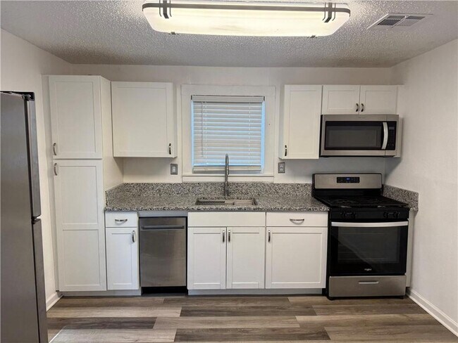 Foto del edificio - 8917 Apricot St