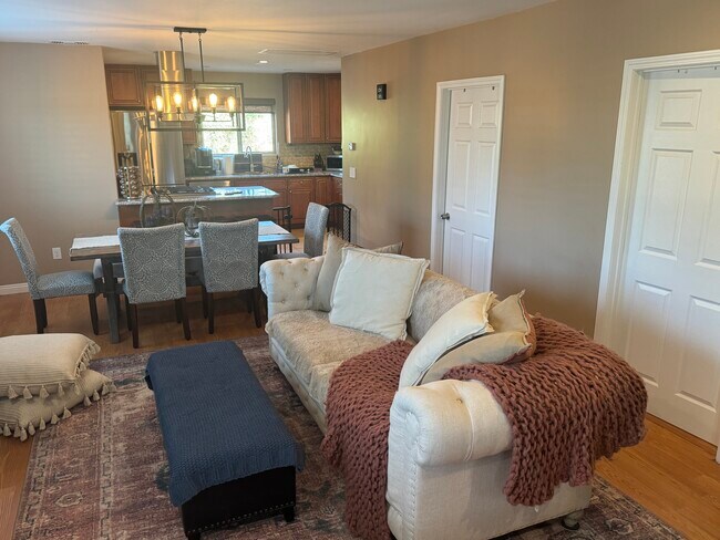 Foto del edificio - 5349 Sweetwater Rd