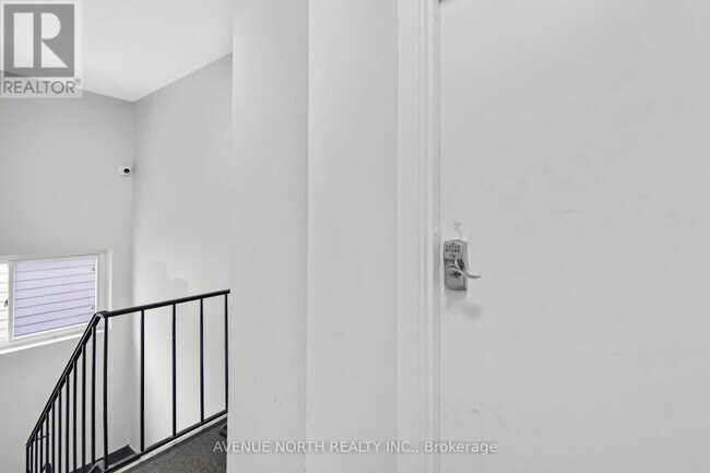 Building Photo - 184 Murray St