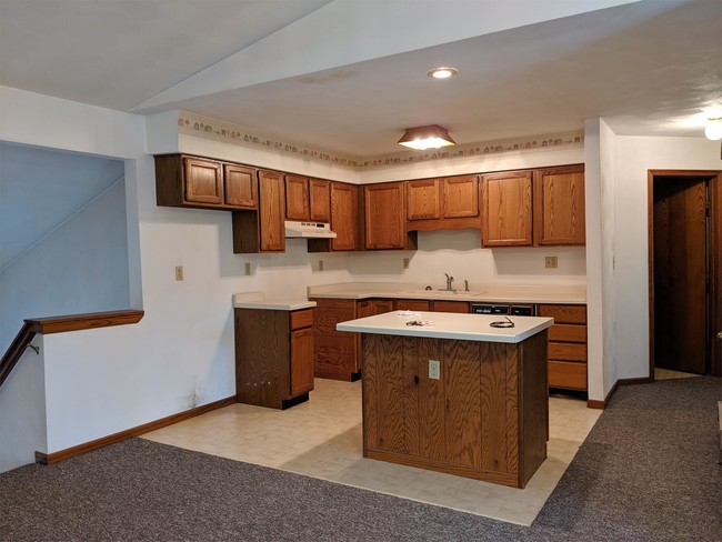 Building Photo - 5155 Cheney Dr