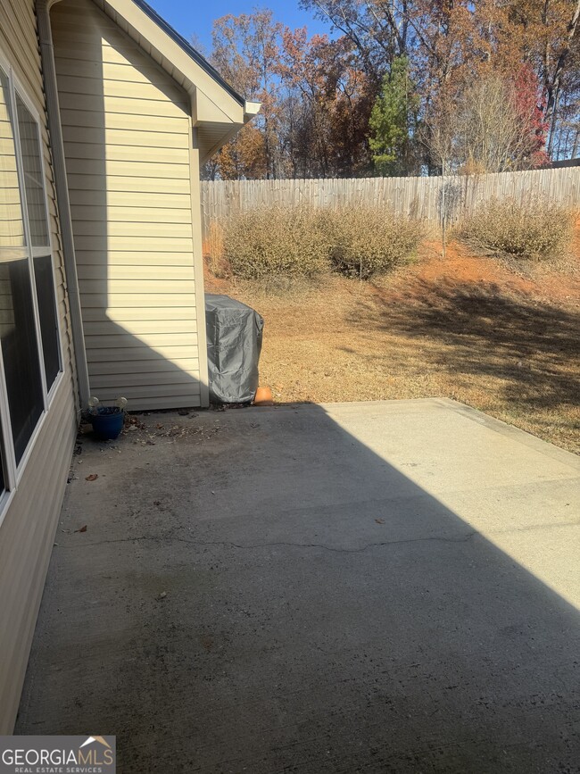 Building Photo - 180 Laurel Oaks Ln