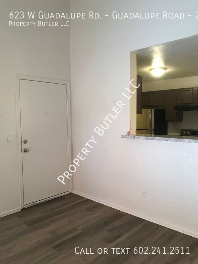 Building Photo - 623 W Guadalupe Rd