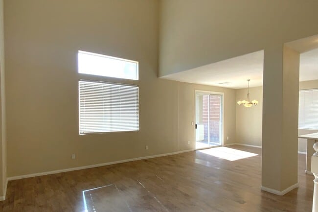Foto del edificio - 5129 Piney Summit Ave