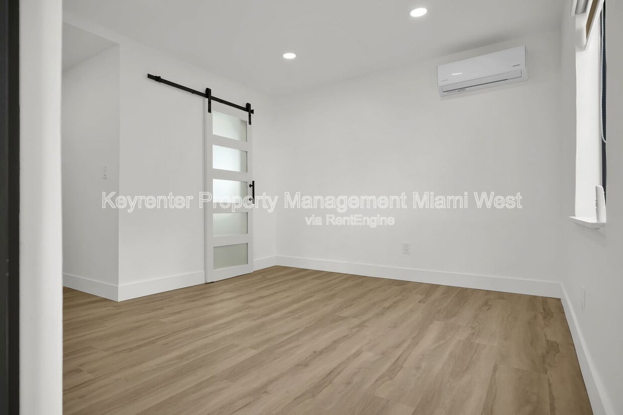 Building Photo - 210 Beacom Blvd