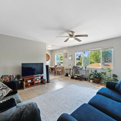 Interior Photo - 1855 Stanley Ave