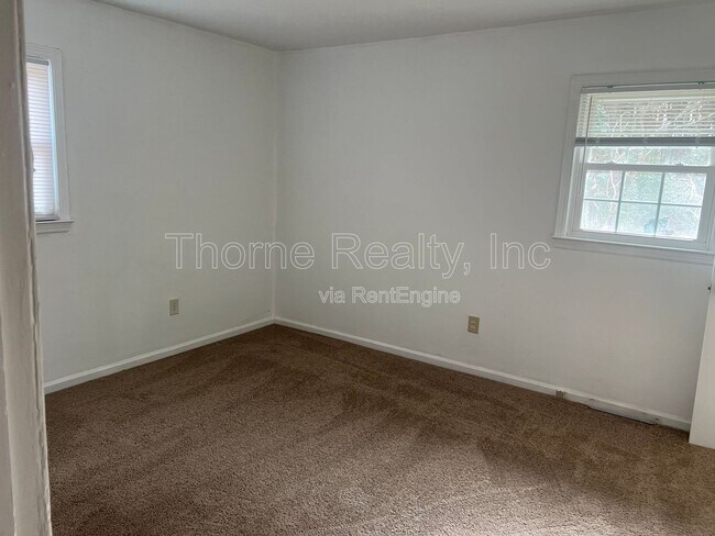 Foto del edificio - 1121 Brownview Dr