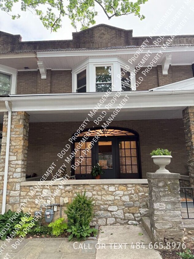 Foto principal - 1117 Washington St