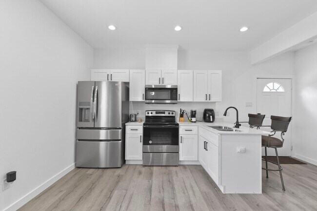 Foto del edificio - 5208 Laura Koppe Rd