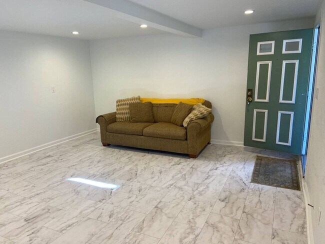 Building Photo - Inlaw Studio Apartment with Parking (ingleside / SFSU / CCSF)