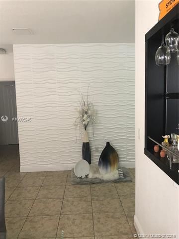 Foto del edificio - 9947 NW 10 Terrace