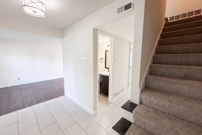 Building Photo - 13451 Land O Woods Dr