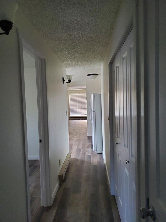 Foto del edificio - 1047 W Rose Ave