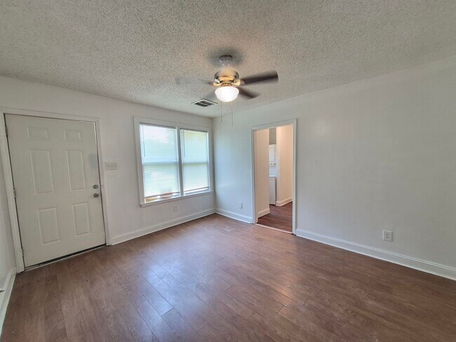 Building Photo - 1074 Palmetto Ave