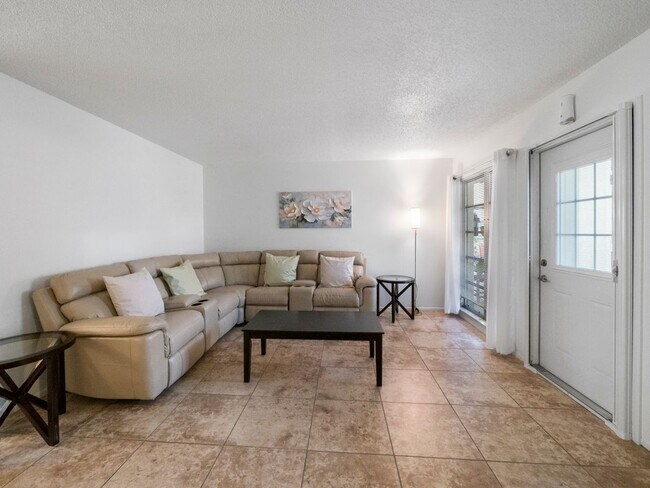 Foto del edificio - 7400 College Pkwy
