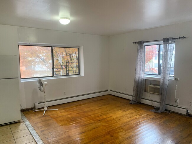 Foto del edificio - 1071 Jefferson Ave
