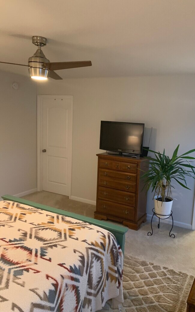 Foto del edificio - 9245 St. Charles Cir