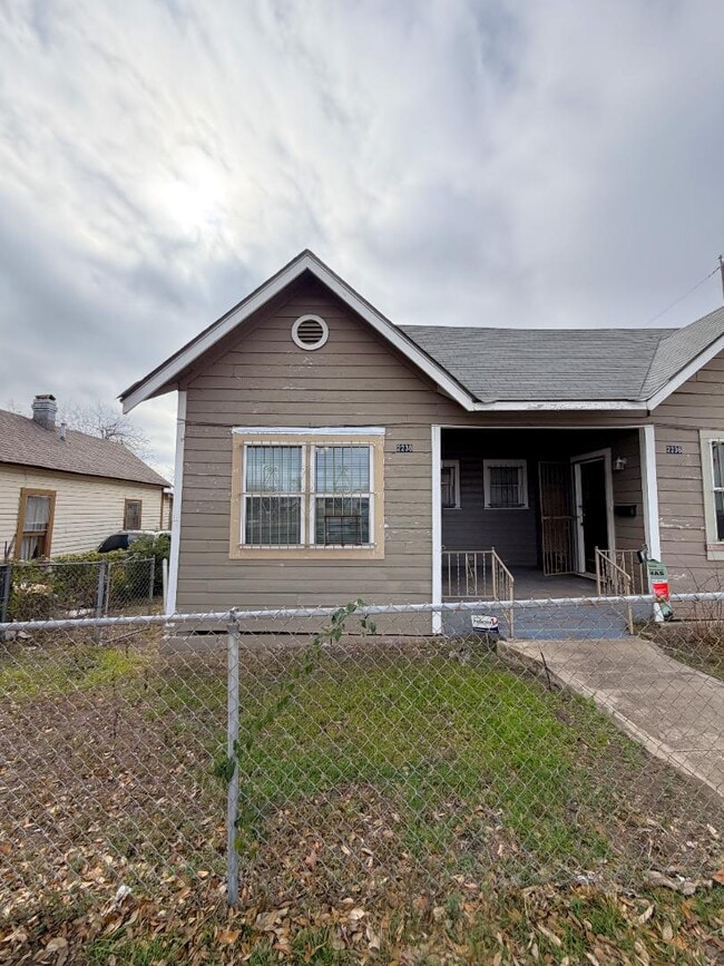 Photo - 2238 N Interstate 35 House