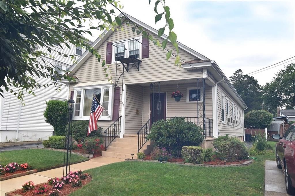 57 Mink Rd, Providence, RI 02908 Room for Rent in Providence, RI