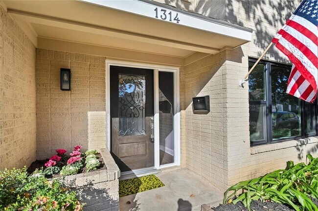 Building Photo - 1314 Harold St