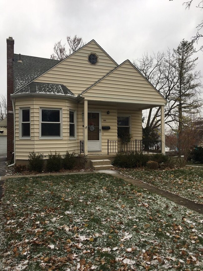 Comfortable house in prime location near the U of M Stadium! - Comfortable house in prime location near the U of M Stadium!