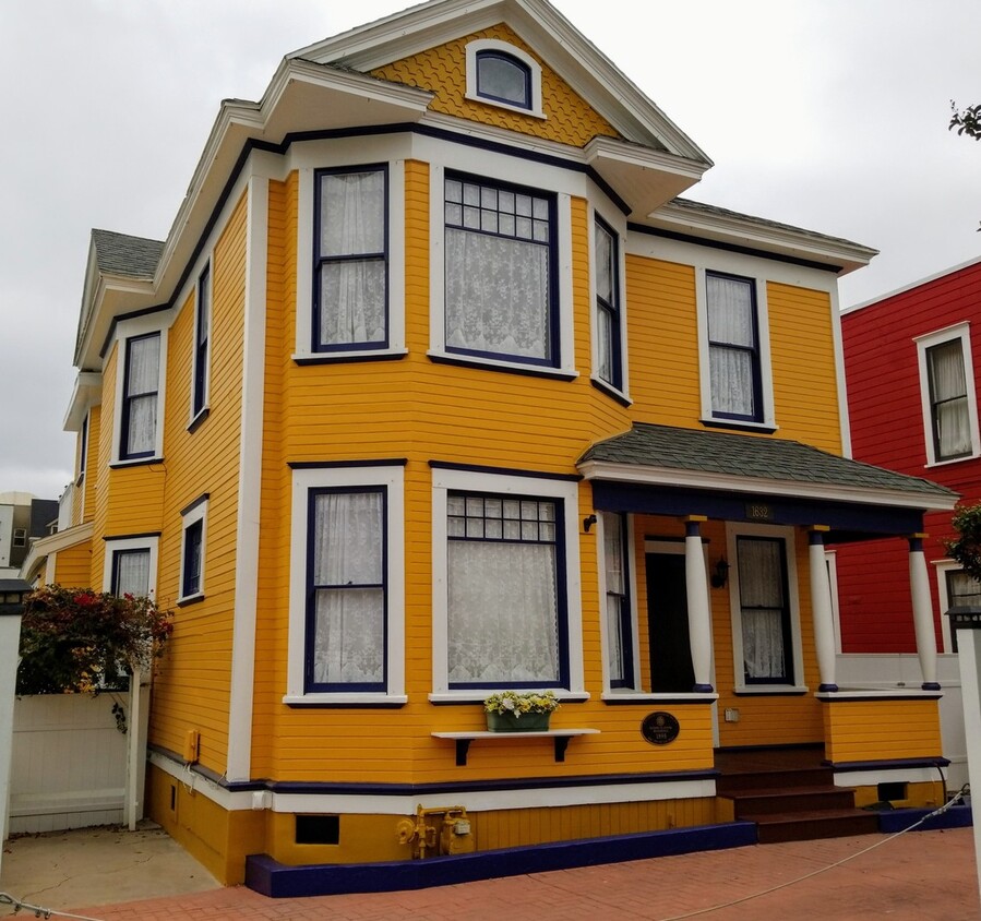 Primary Photo - Victorian in Little Italy, 4 bed 4 bath, L...