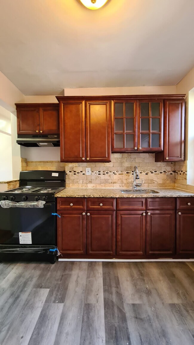 90 2nd Avenue Apt 6 - 94 2nd Ave