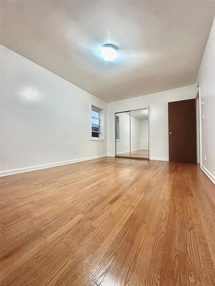 Foto del edificio - 1447 E 95th St