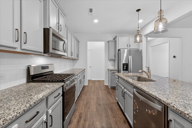 Building Photo - 7481 Hartsfield Dr