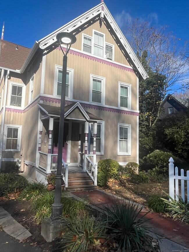Foto del edificio - 896 Quinnipiac Ave