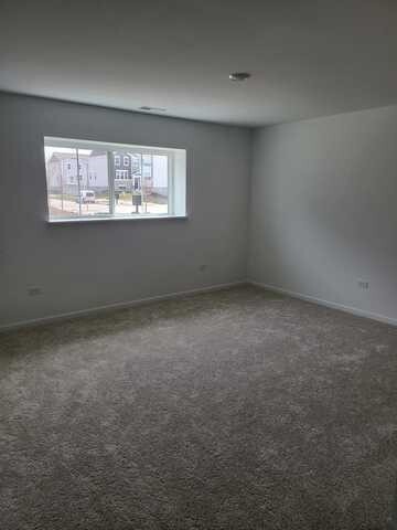 Building Photo - 553 Wolverine Dr