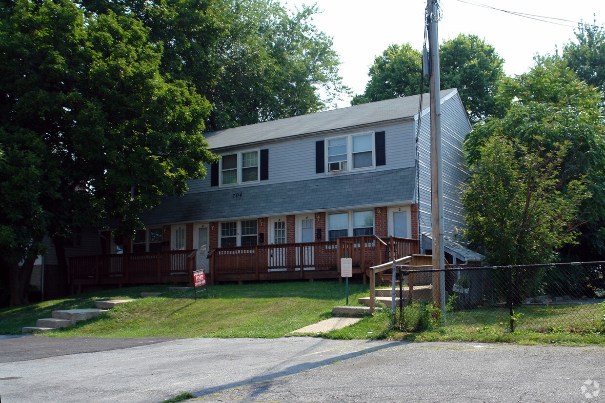 Primary Photo - 704 Motter Ave