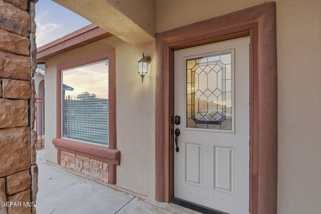 Building Photo - 14383 High Rock Dr