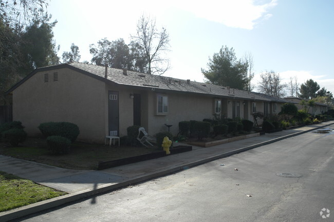 Building Photo - Madera Gardens