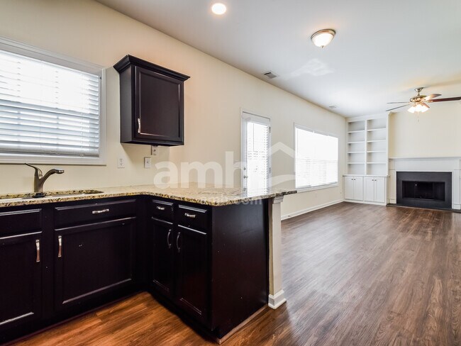 Foto del edificio - 2699 Red Mulberry Ln