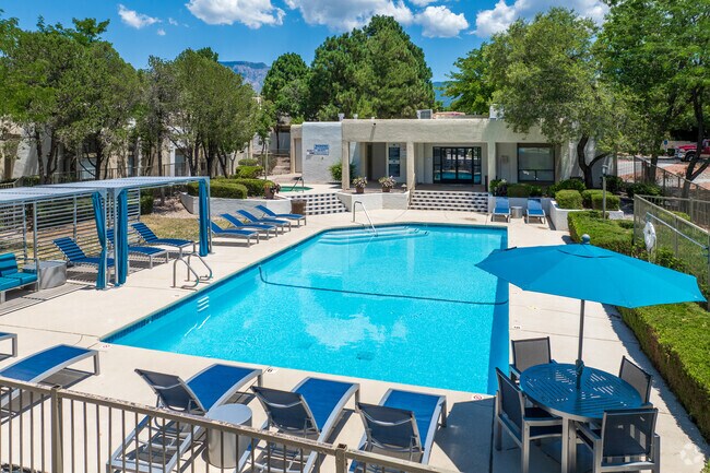 Building Photo - Mesa Del Oso