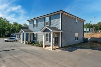 Building Photo - 302 Liberty Dr