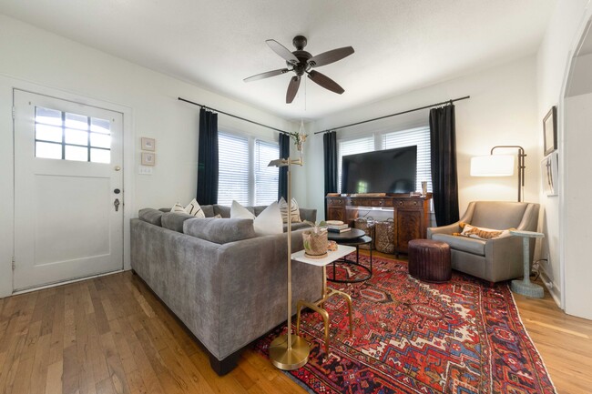 Foto del edificio - 4805 Avenue F