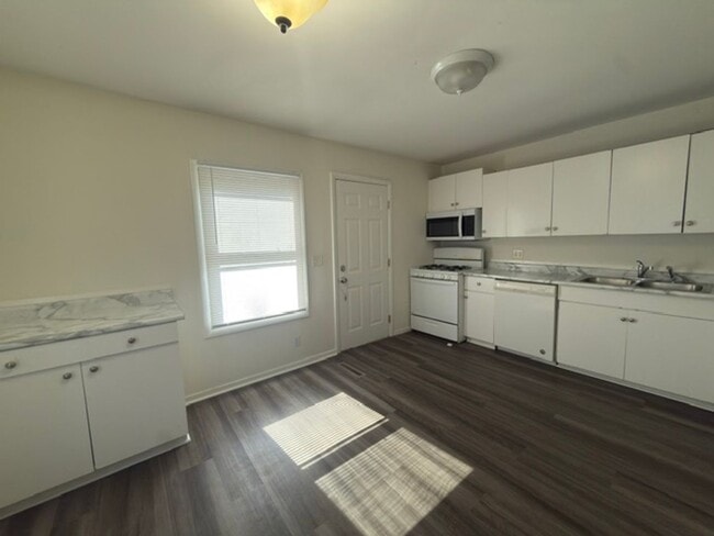 Building Photo - 1411 Scottsdale Dr