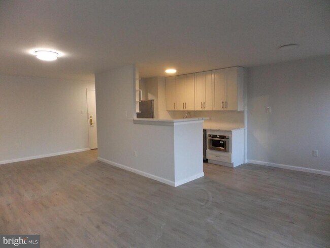 Foto del edificio - 1640 Oakwood Dr