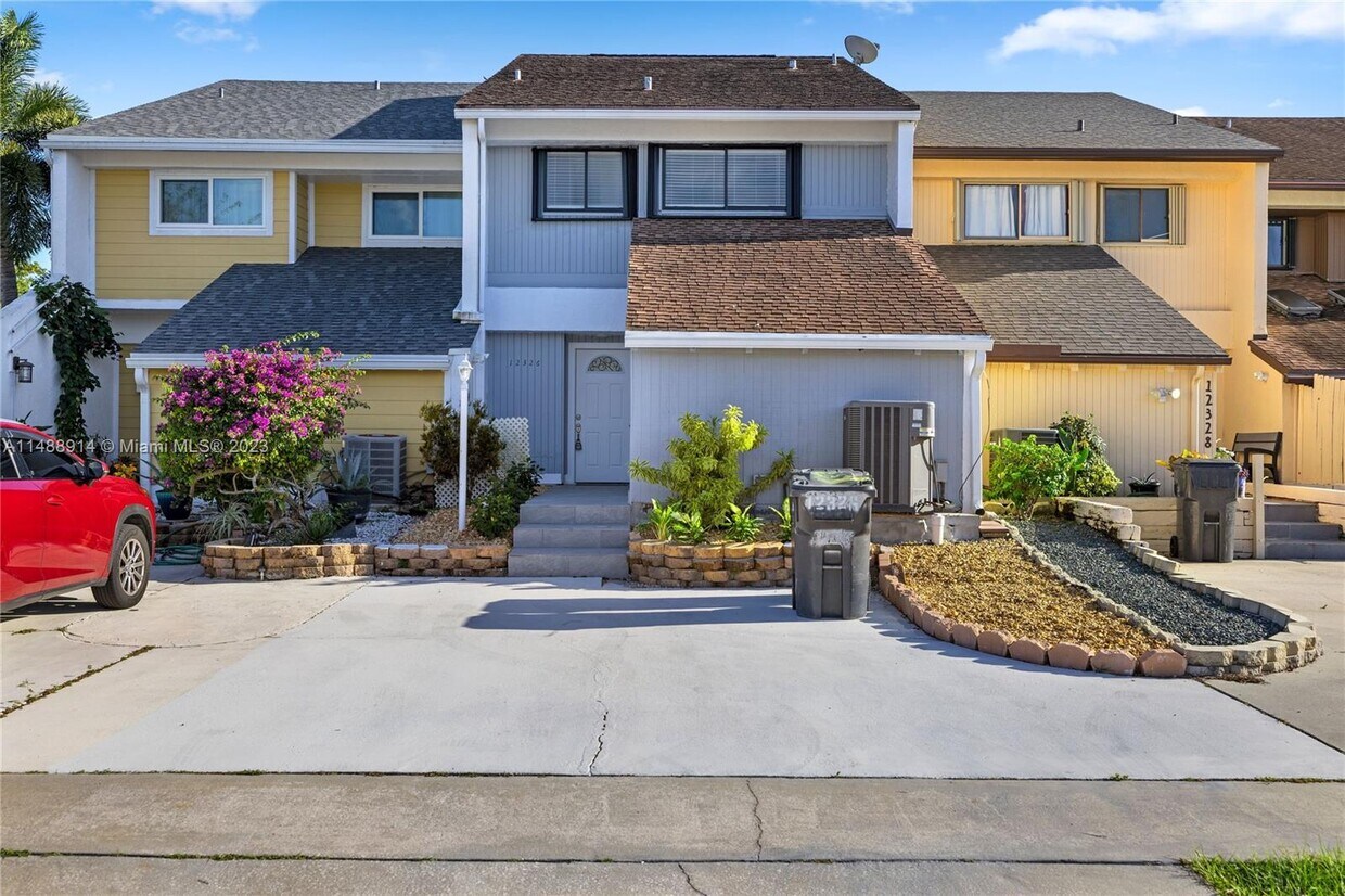 Foto principal - 12326 Westhampton Cir