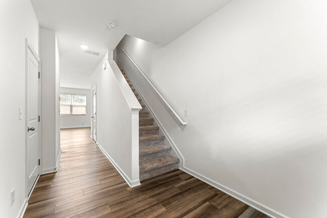 Building Photo - 1494 Madison Way
