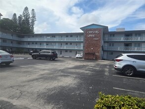 Building Photo - 1021 Crystal Lake Dr