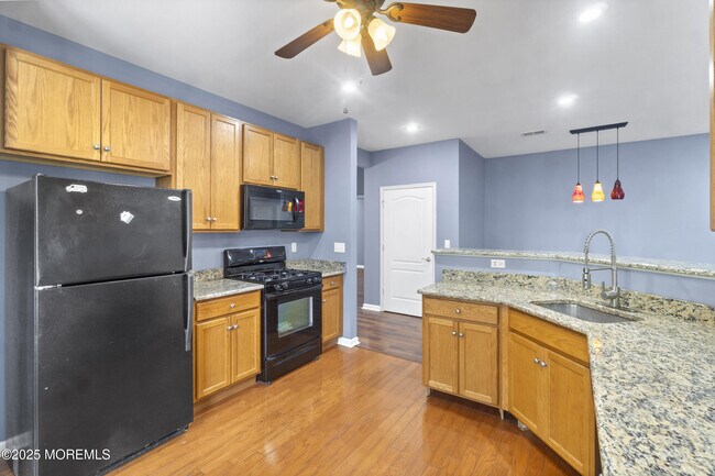 Building Photo - 41 Azalea Dr
