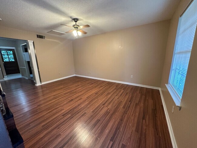 Building Photo - 6293 Teletha Ln