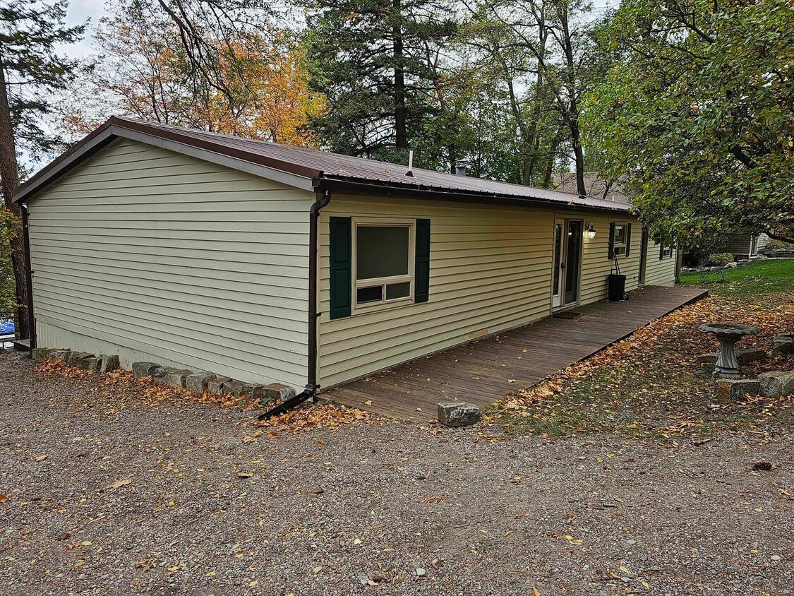 Primary Photo - Lake front on Kings Point-Winter Rental On...