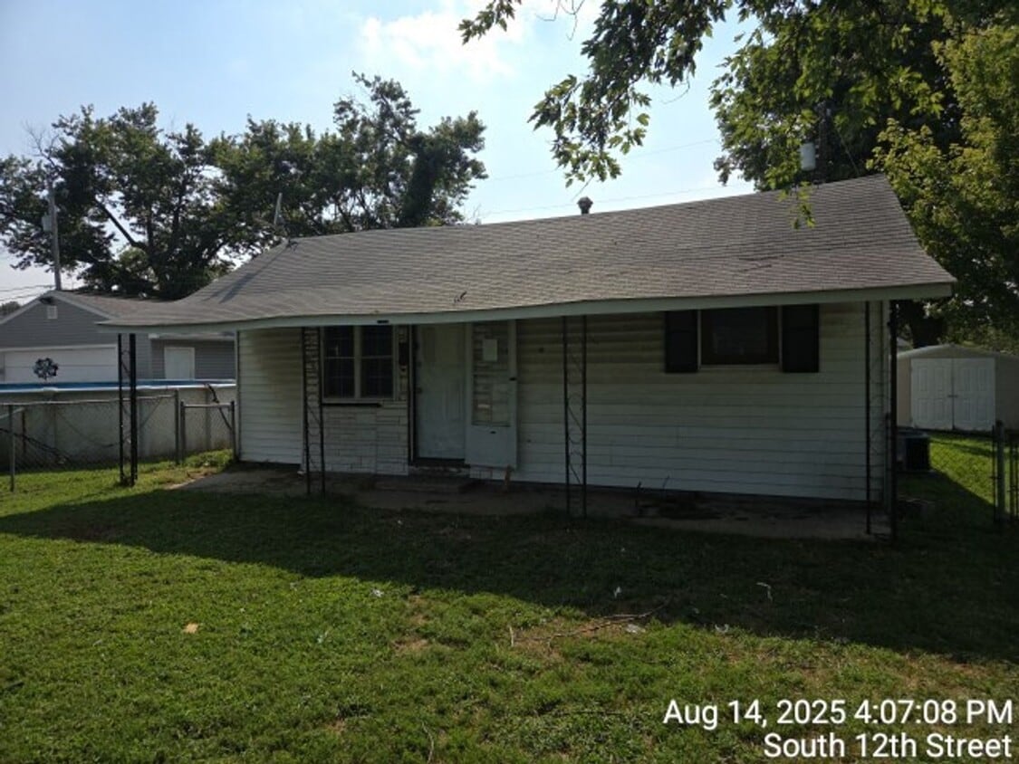 Primary Photo - 110 S 12th St