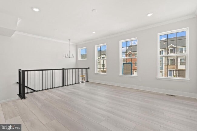 Building Photo - 7754 Meander Ct S