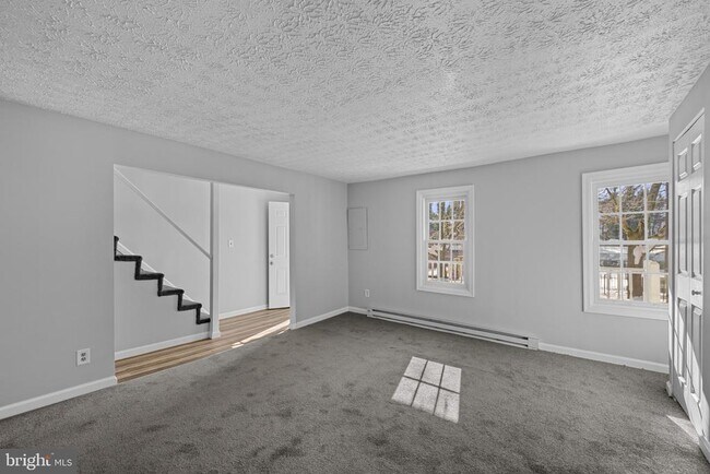 Foto del edificio - 42 N Main St