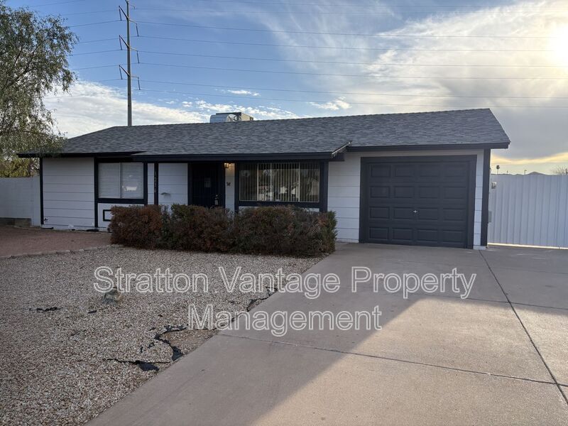 Primary Photo - 1236 W Oxford Dr